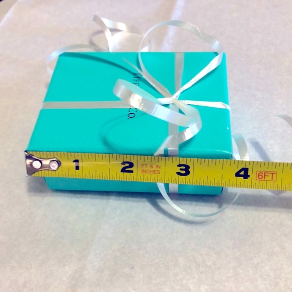 Tiffany & Co. Gift Box 🎁 - Picture 4 of 6